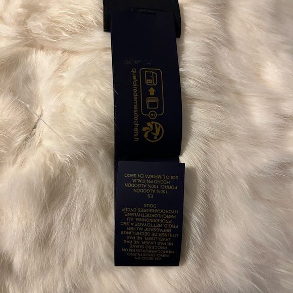 Authentic Louis Vuitton Denim Reversible Bucket Hat - Picture 14 of 16